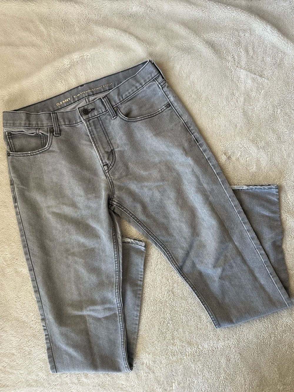 Old Navy Men’s Slim Straight Jeans in Gray
